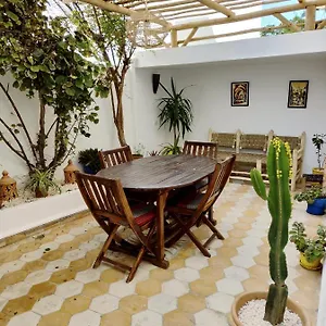 Apartment Desert 